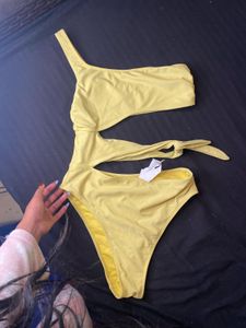 one shoulder bodysuit