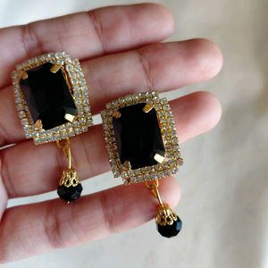 Elegant Black Earring