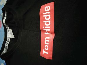 Tom Hiddle Black T-shirt and Best for Street Style