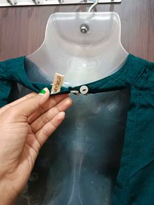 Green Crop Blouse Top With Neck Look