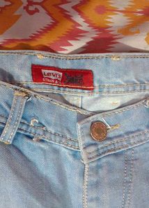 Levi&#39;s Light Wash Denim Cargo Pants
