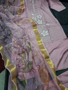 Elegant Pink Embroidered Kurta Set