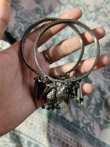 Stylish Silver Bangle Set