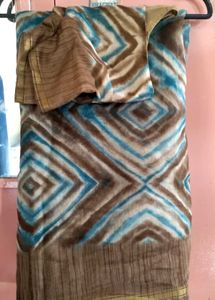 Brown &amp; Teal Geometric Print Saree