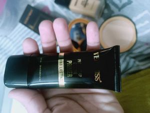 viral foundation..primer foundation n compact