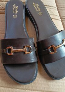 Lucky Charm Brown Slides