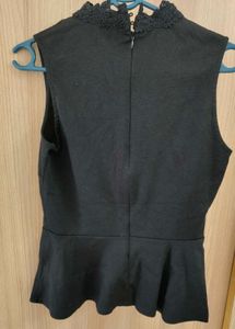 🖤Elegant Black Peplum Top with Lace Detail🖤