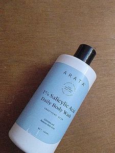 arata 1% salysalic acid daily body wash