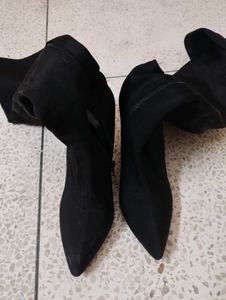 Black Pointed-Toe Heeled Knee High Boots