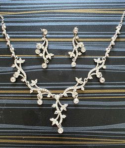 Elegant Crystal Jewelry Set