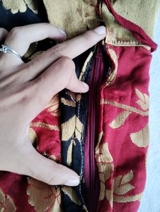 Ethinic Lehenga And Expensive Chuni