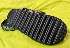 Printed Slider Size 8 🔥
