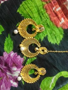 Earings And Teeka.