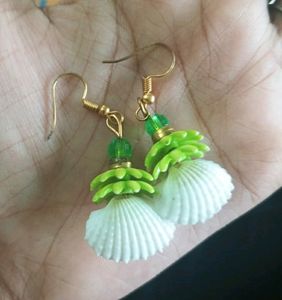 💥Black Bracelet With Green Earring Combo💥