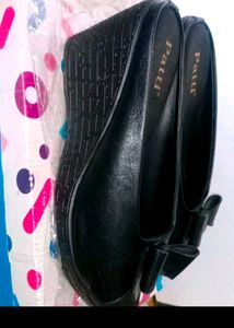 Black Heels With Gift