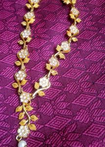 ATTRACTIVE JEWELLERY SET FOR WOMAN AND GIRLS,IT HA