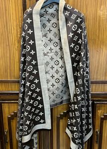 FLASH SALE 💥💯Louis Vuitton REVERSIBLE Silk Stole