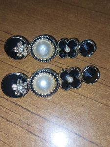 Fancy Hair Clips Black And White Colour..