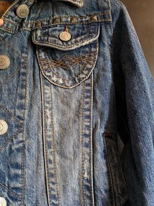 Cropped Blue Denim Jacket (Levi’s Style)