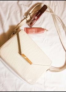 Chic & Versatile White Sling Bag