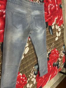 girls Stylish Denim Jeans in coin 1200-/