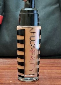 Huda Beauty Free Color Foundation