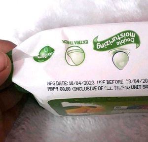 Mamaearth Gentle Cleansing Shampoo for Babies Comb