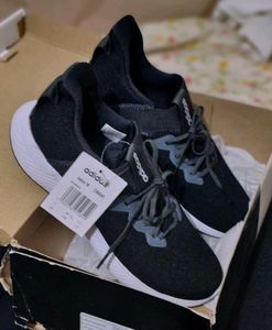 Helinn M Running Shoes_Adidas_gender nuetral