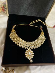 Elegant Pearl &amp; Crystal Statement Necklace