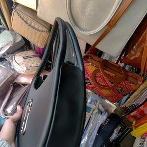 Grab Fast! Classy Look Black Handbag