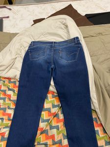 Levi&#39;s Dark Wash Jeans