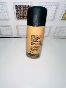 MAC Stufio Fix Foundation SPF 15