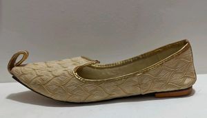 Elegant Ethnic Mojari Shoes