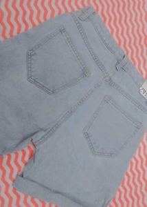 Zara Light Wash Denim Jeans