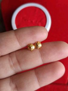 Cute Gold Flower Stud Earrings