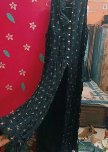 Middle Cut Black Kurti