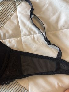 Black Lace Bra With Underwire