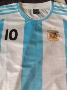 Argentina Jersey #10 size 16 age 8 to 1