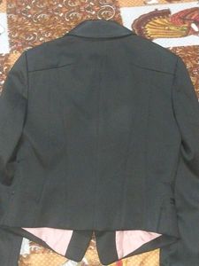 Elegant Black Blazer with Embellishment