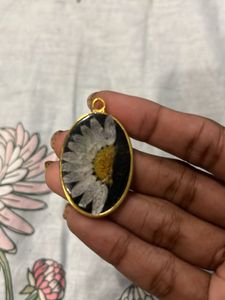 Floral Pendant Necklace