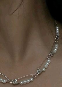 Chunky Safety Pin Necklace 🧷