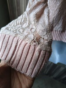 Lace Detailed Knit Top