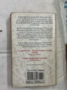 The Scarlet Thread- Evelyn Anthony