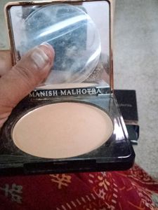 Myglamm Manish Malhotra Skin Awakening Compact