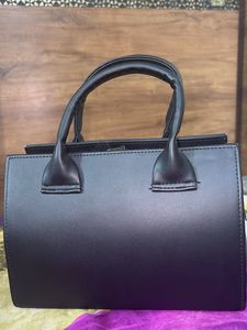 Chic Black Handbag👜 on sale💫💫