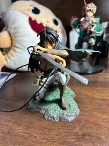 Three Action Figure : Levi , Bakugo , Zoro