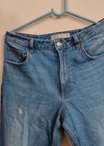 Zara Mom Fit Jeans - Distressed