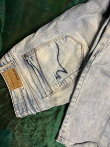 Light Wash Denim Jeans Less Used Branded