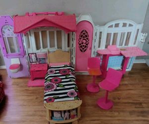 Dollhouse with Furniture