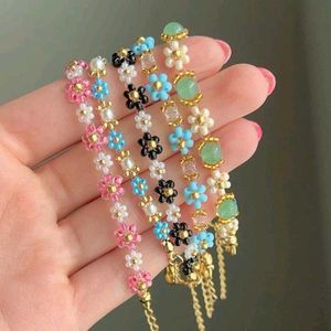 Flower Beaded Bracelet